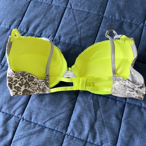 XOXO Bra and Panty Set - Picture 6 of 10